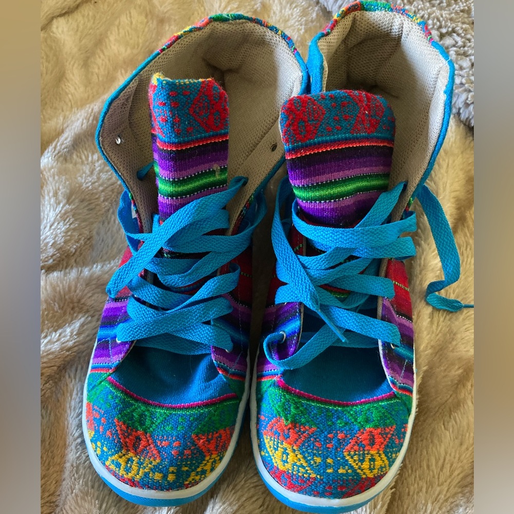 - Super Funky Print trainers handmade in  Peru.